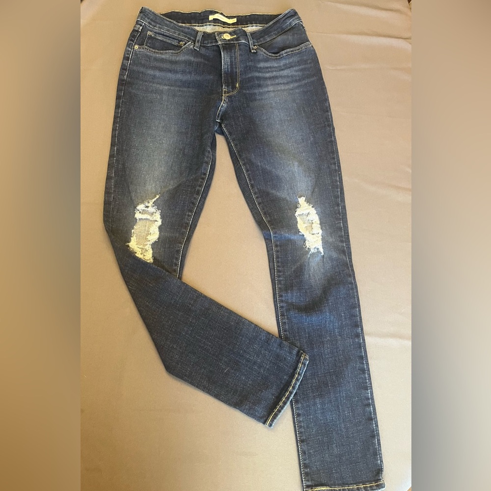 Levi’s 711 Skinny Distressed Jeans – Women’s Size 30
